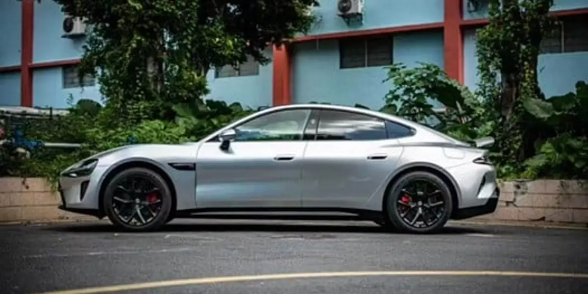 Professional Car Wraps: The Premium Solution for Vehicle Protection and Customization